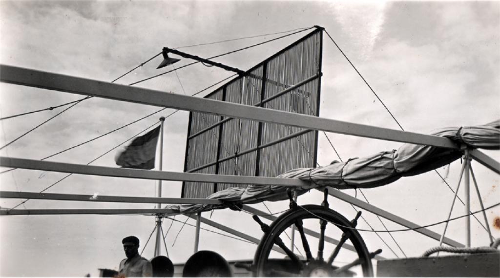 1942
