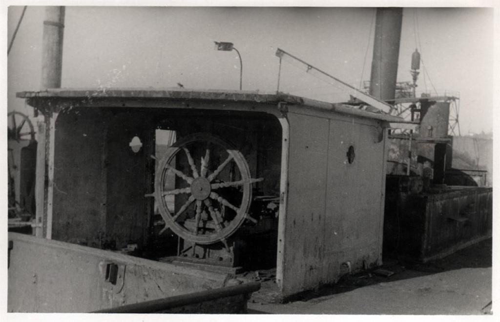 1943